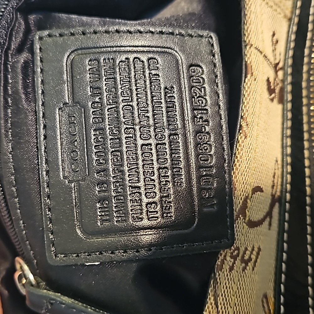 Coach Shoulder - Picture 5 of 6